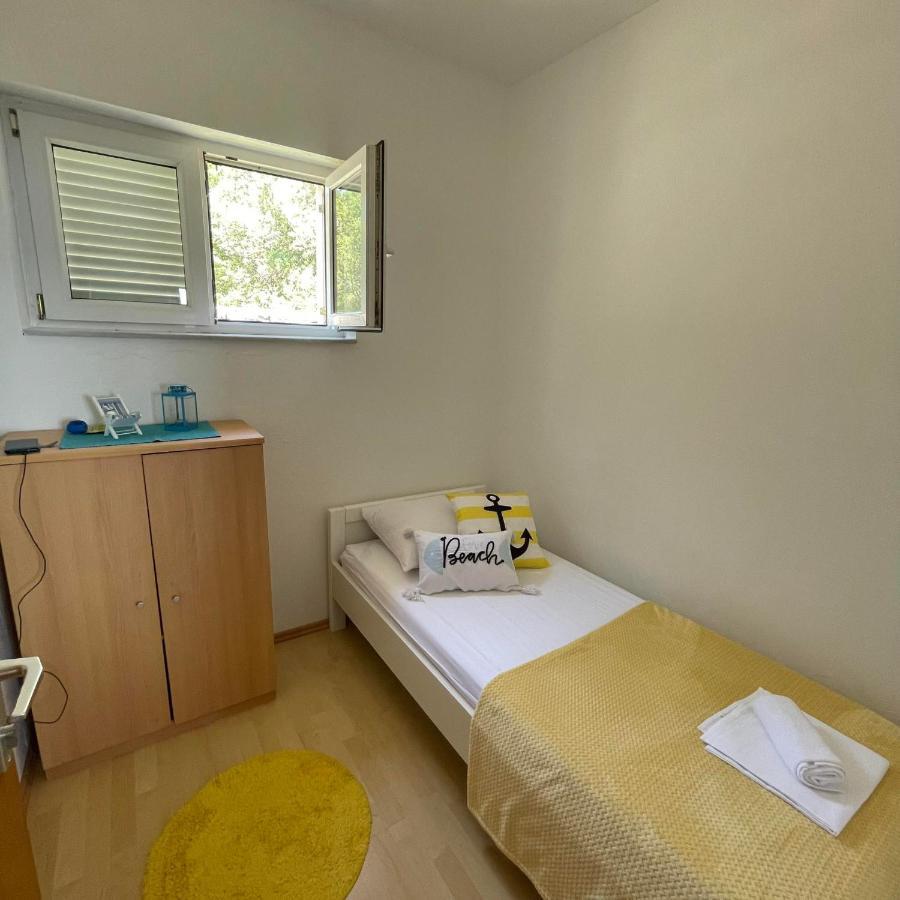 Apartman Emilija Vinisce Exterior photo
