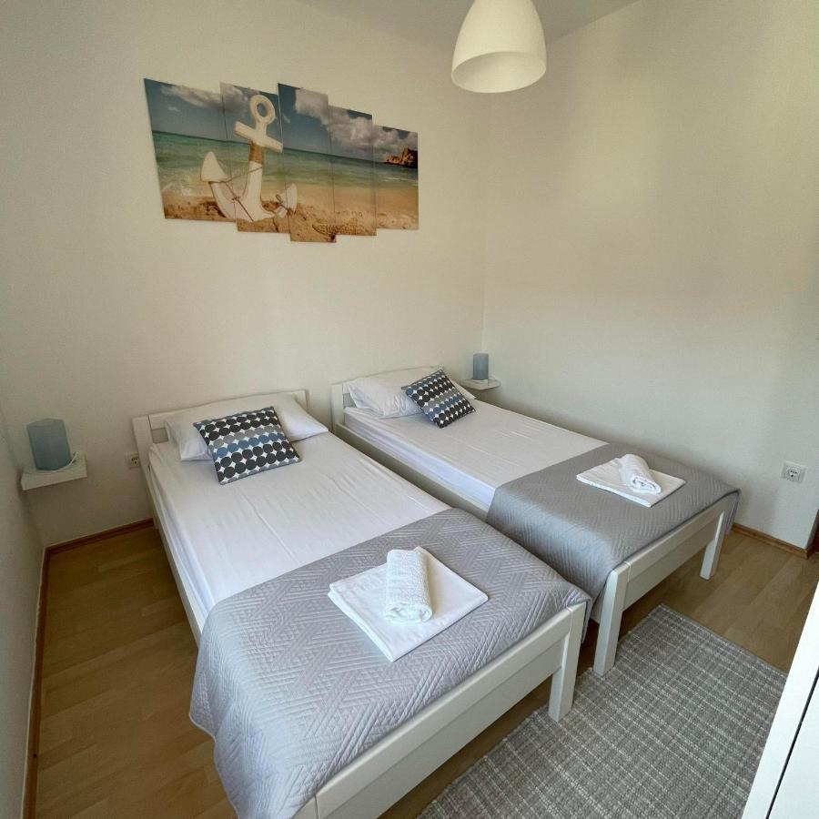 Apartman Emilija Vinisce Exterior photo
