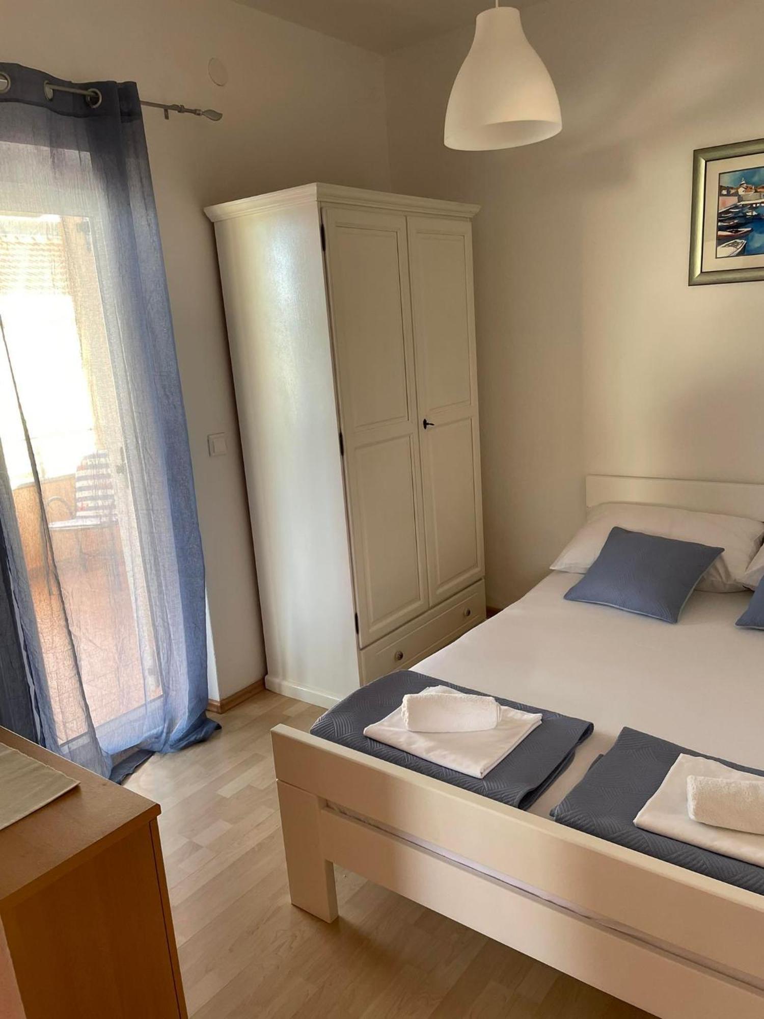Apartman Emilija Vinisce Exterior photo